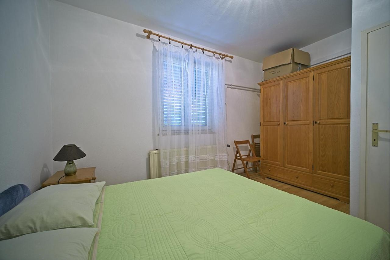 Apartment Renata Postira Bagian luar foto